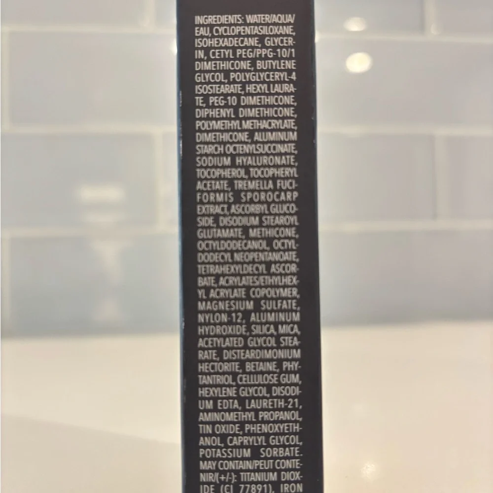 laura mercier Flawless Lumière Radiance-Perfecting Foundation 3N1 Buff